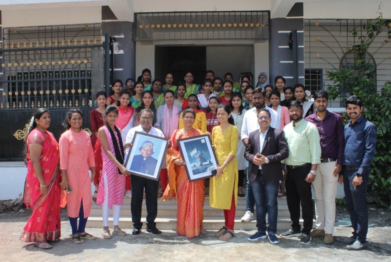 Honors Educators at Brilliant English Medium Schools with Foundation Alumni