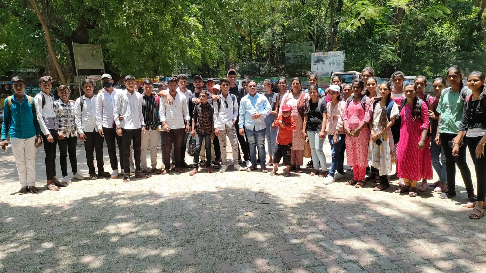 RRI Skill and Knowledge Foundation Leads Educational Tour and Heritage Cleanup Drive at Raigad Fort